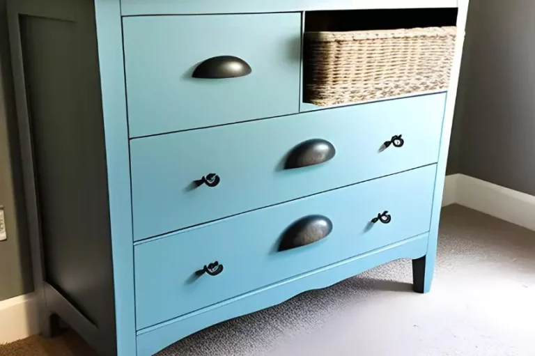 dresser-with-missing-drawer