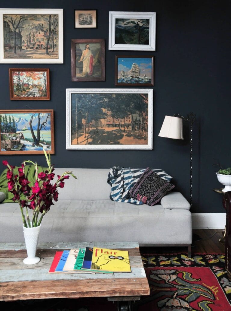 35+ Black and White Bedroom Ideas With Gold Accents