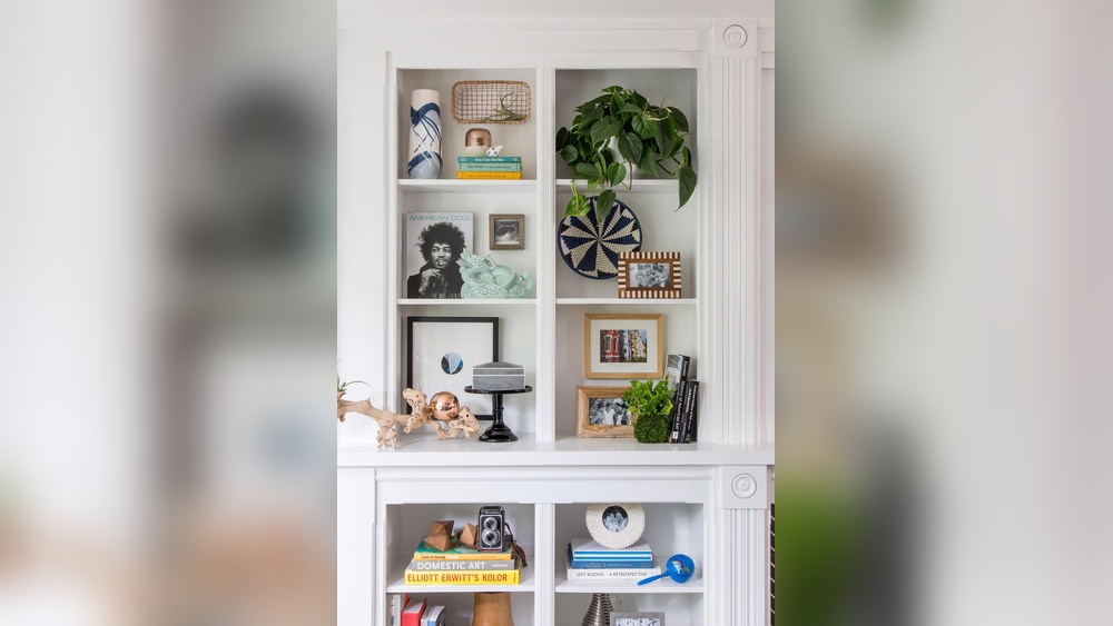 How To Decorate A Bookshelf