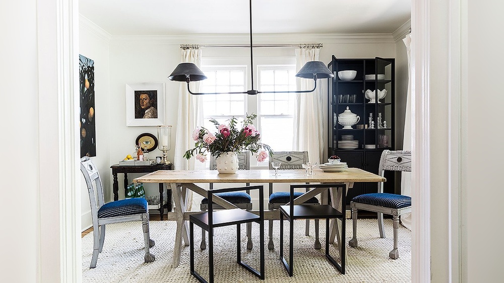 Round Dining Table With Different Chairs: Stylish Mixing Ideas