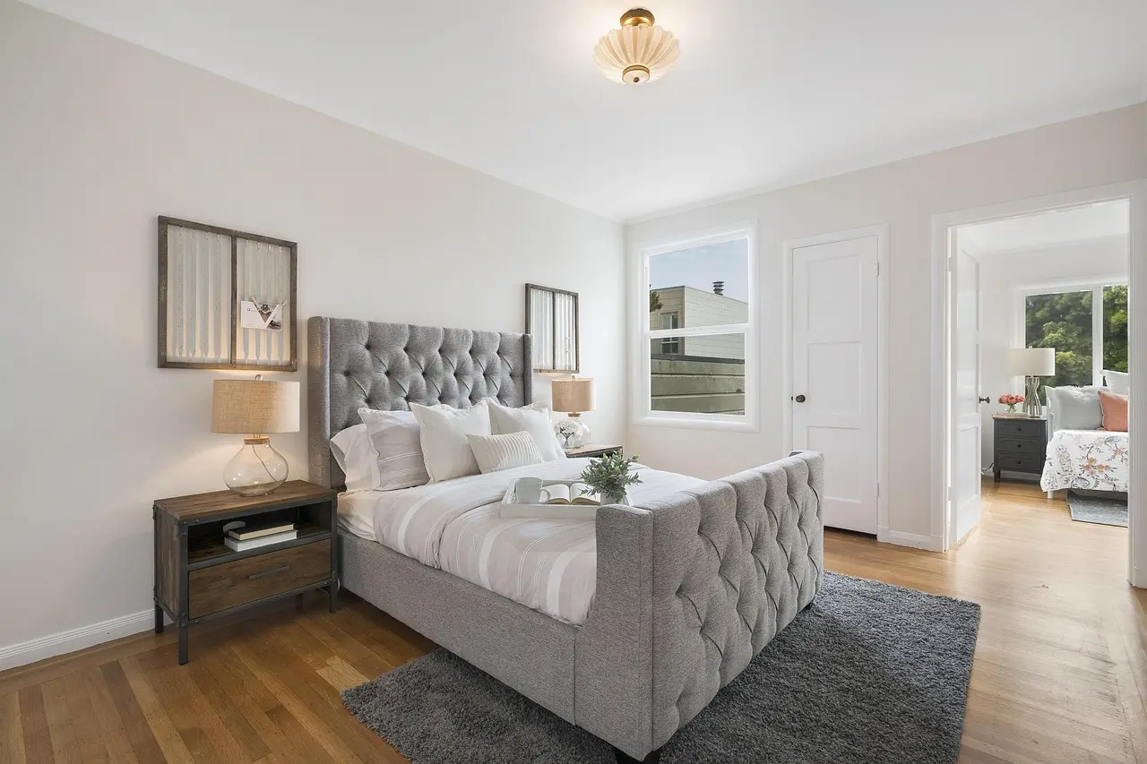 What is the best rug size for a rental bedroom?