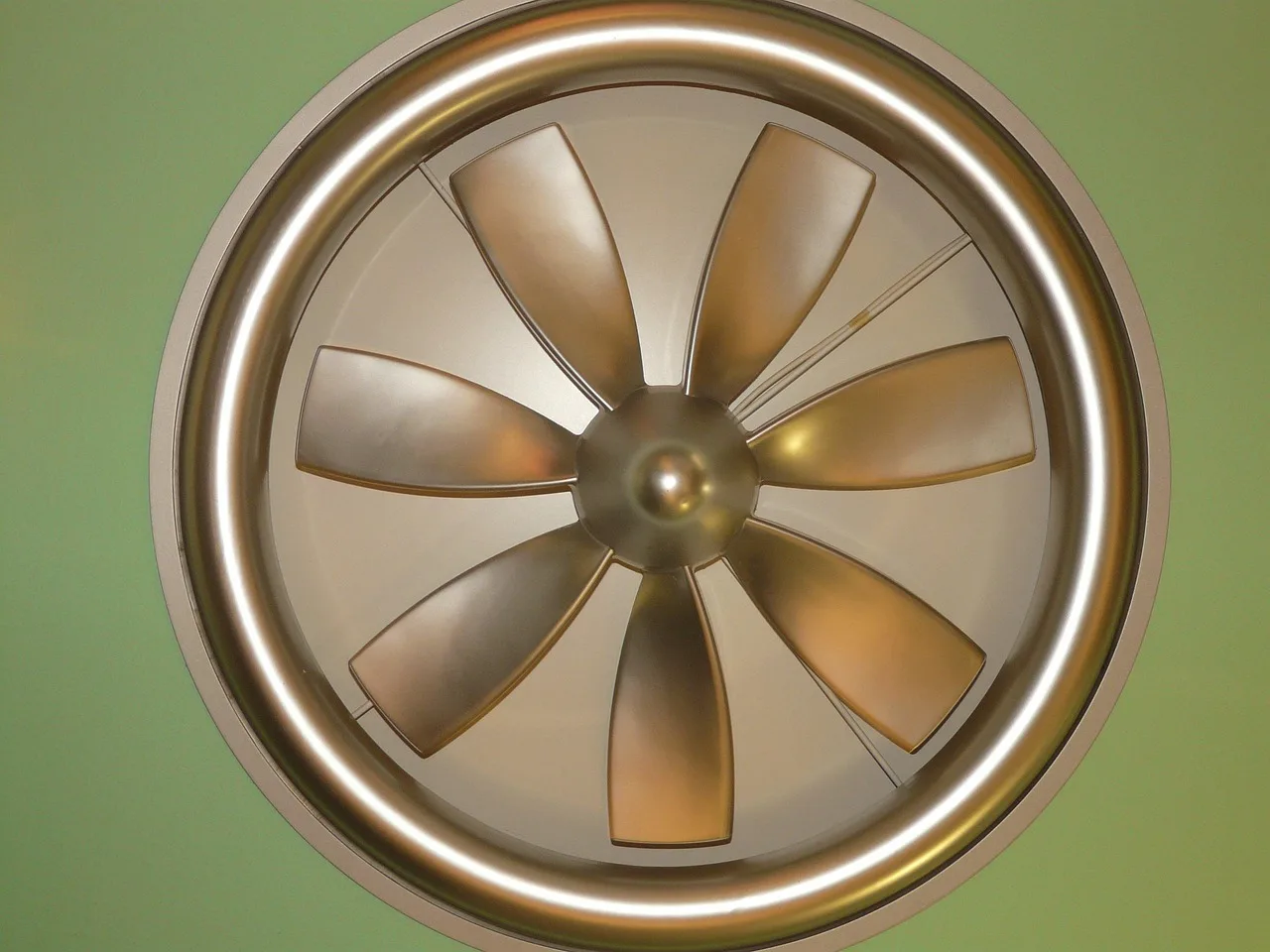 What type of ceiling fan is best for low ceilings?