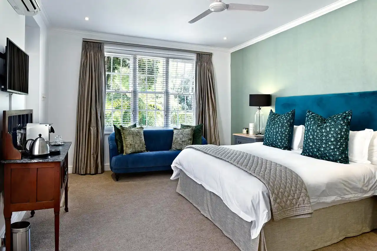 What is the best ceiling fan for a room up to 100 sq ft?
