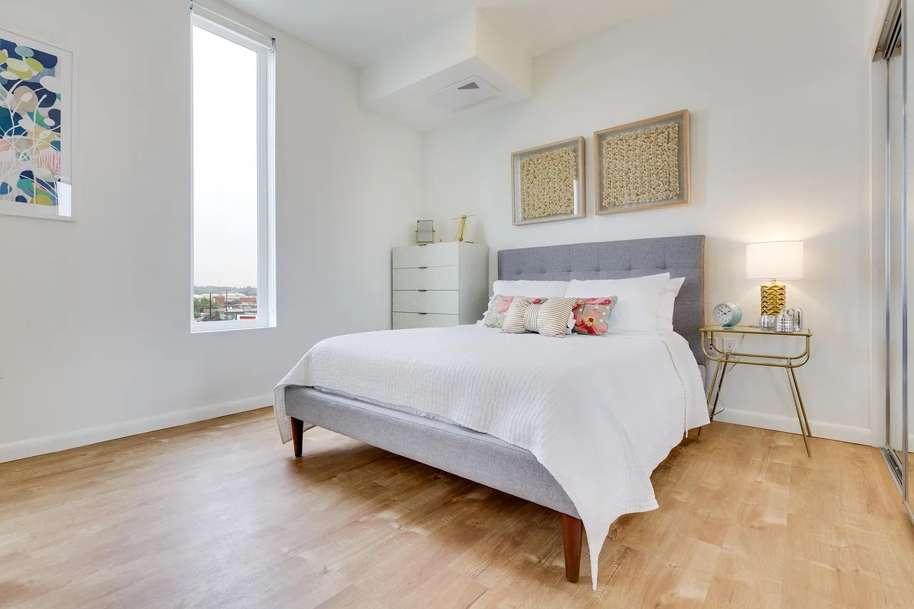 Best dresser lamps for narrow tops: top pick and why it fits