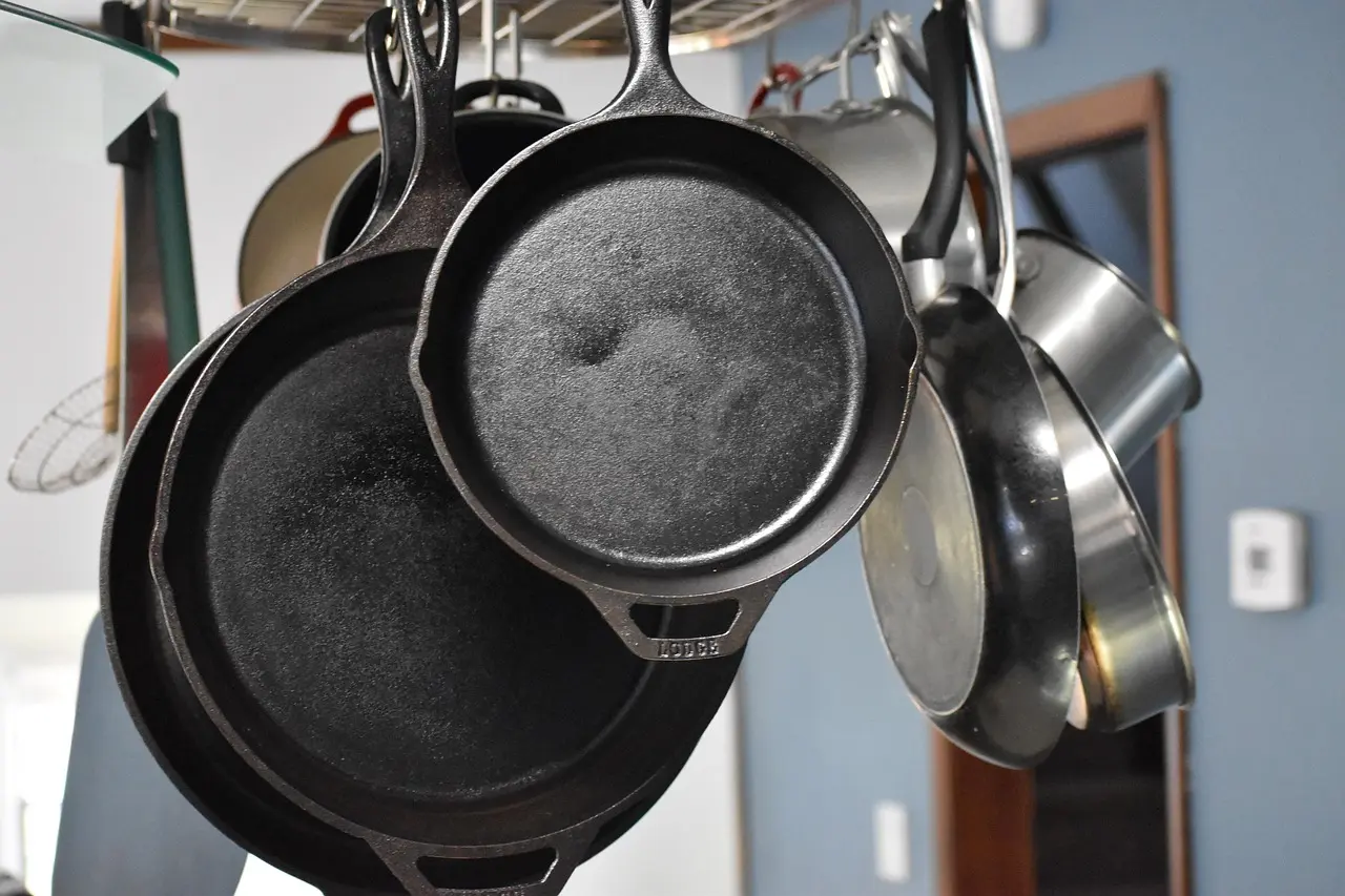 Cast Iron Skillet Care Guide: Clean, Season, Repair