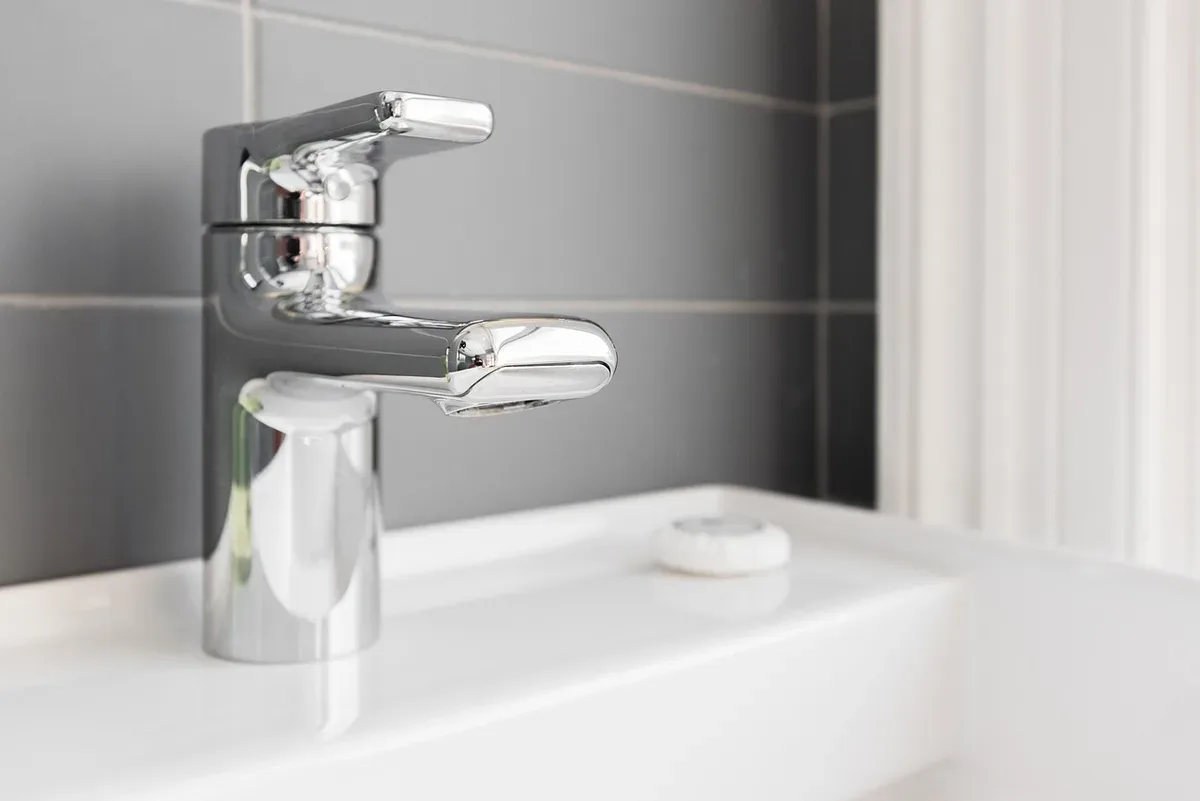 51+ Half Bathroom Ideas for Color, Tile, and Storage
