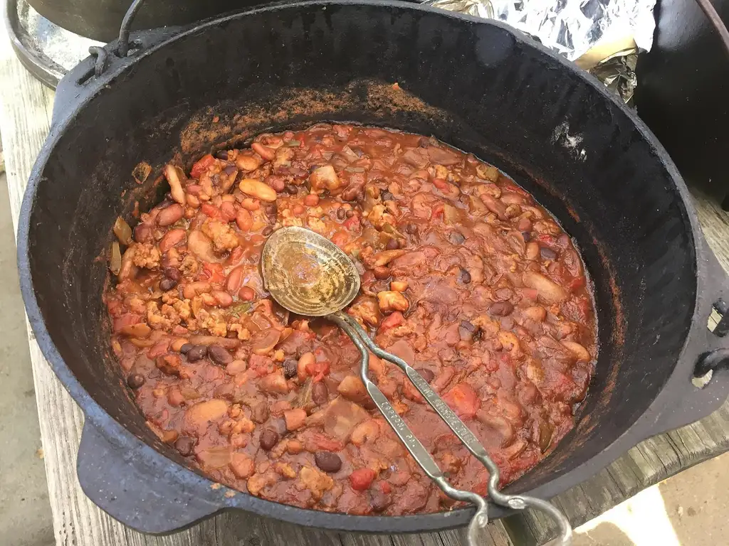 Dutch Oven Review for Romantic Home Cooking: Worth It?