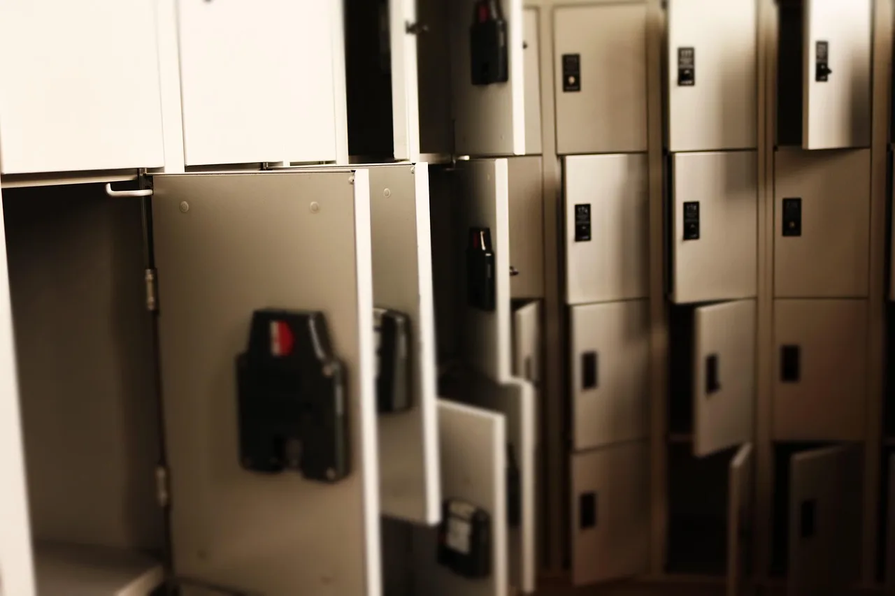 Choose Storage Cabinet if… / Choose Open Shelving for Bathroom if…