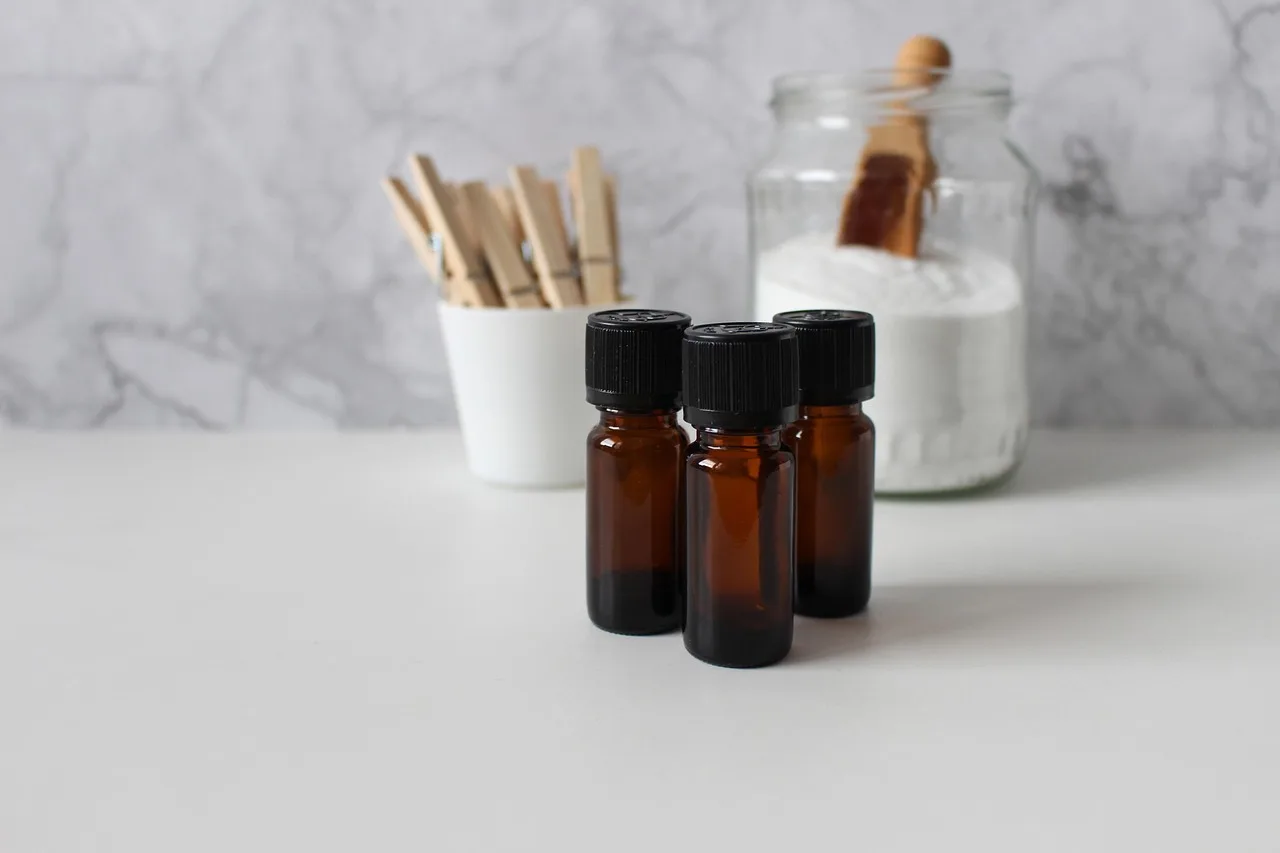 Baking Soda vs Upholstery Deodorizer: Which Works First?