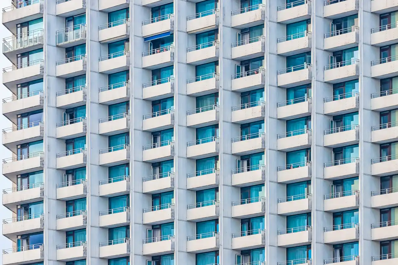 What materials are best for balcony furniture in apartments?