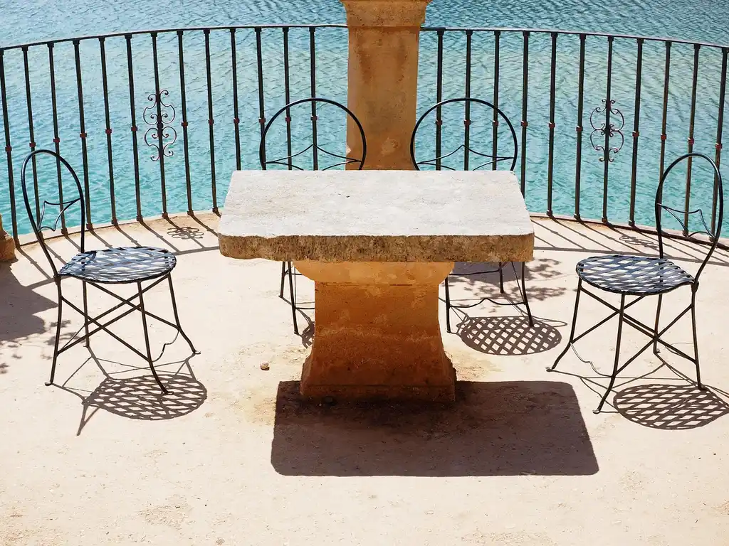 Decision table: pick by balcony condition