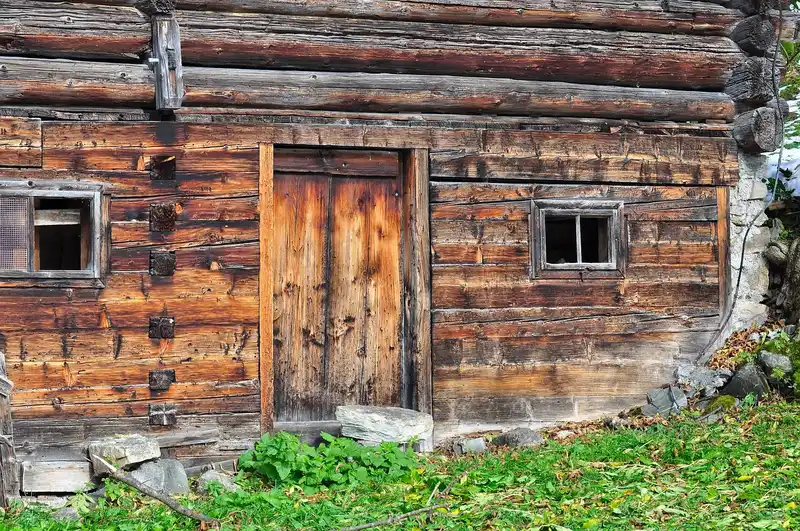 Wood, beams, and natural finishes for warmth