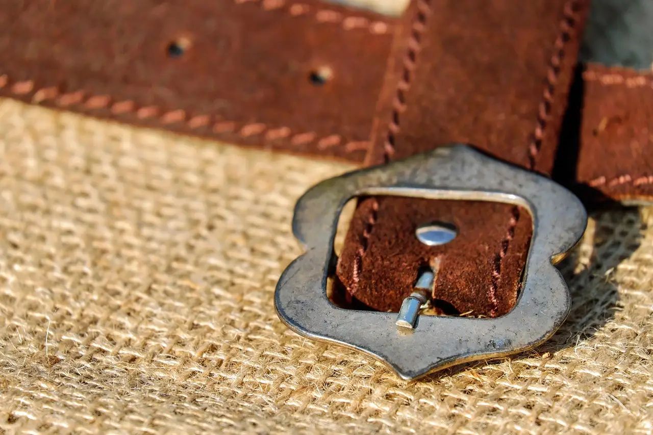 Cam buckle straps: best for lighter furniture