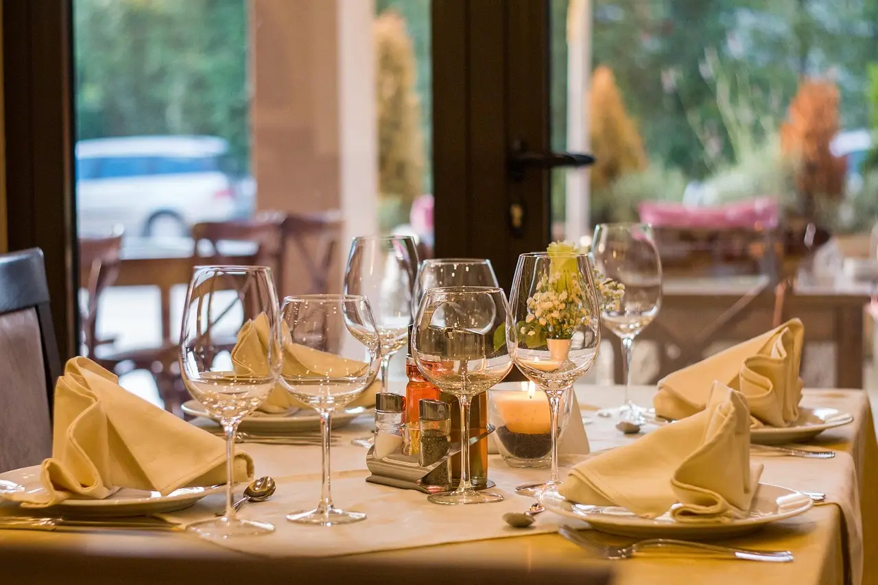 How many people should your table seat?