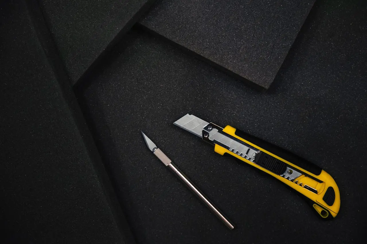 What a DIY bookshelf costs in materials and tools