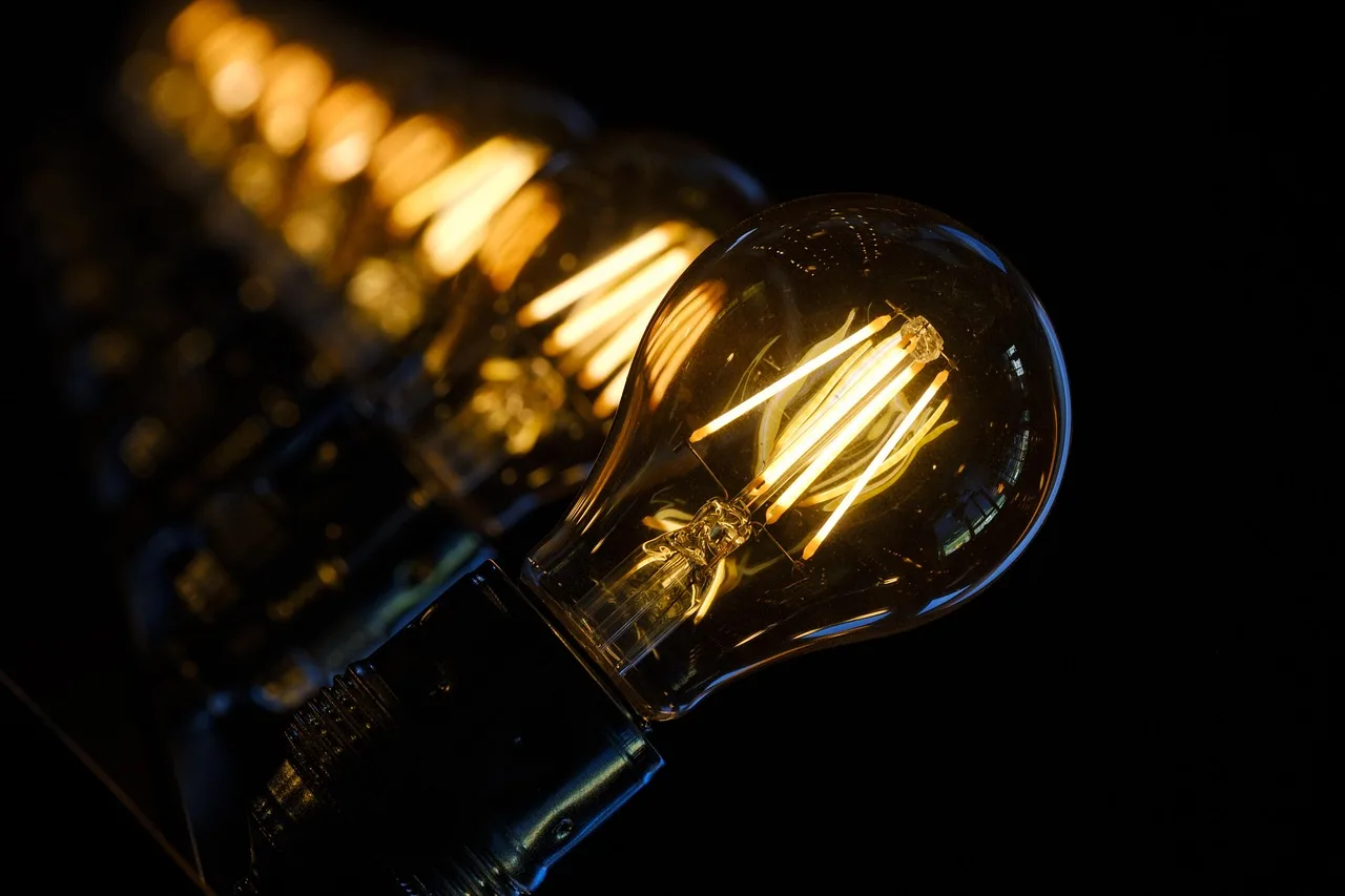 Warm lighting vs cool lighting for bedrooms: the core trade-off